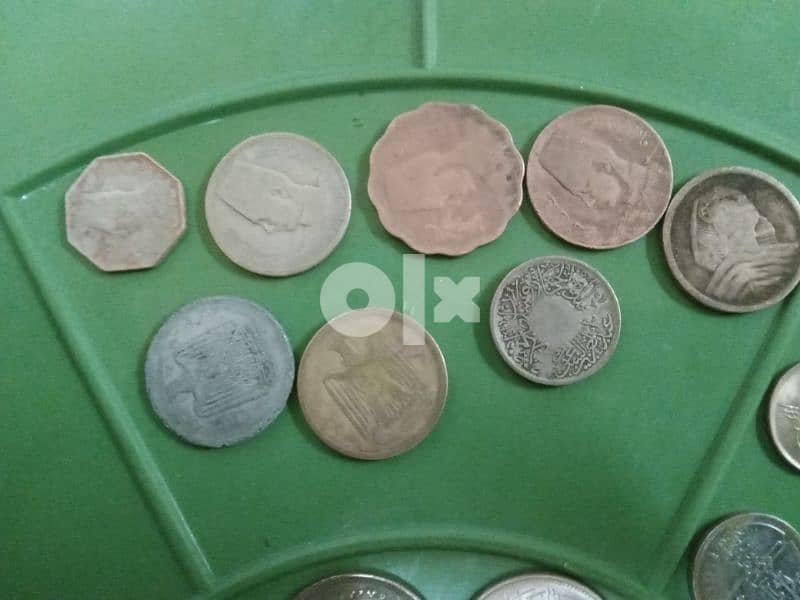 مجموعه كبيره من العملات المعدنيه القديمه لأعلى سعر مصريه وعربيه واجنبى 8