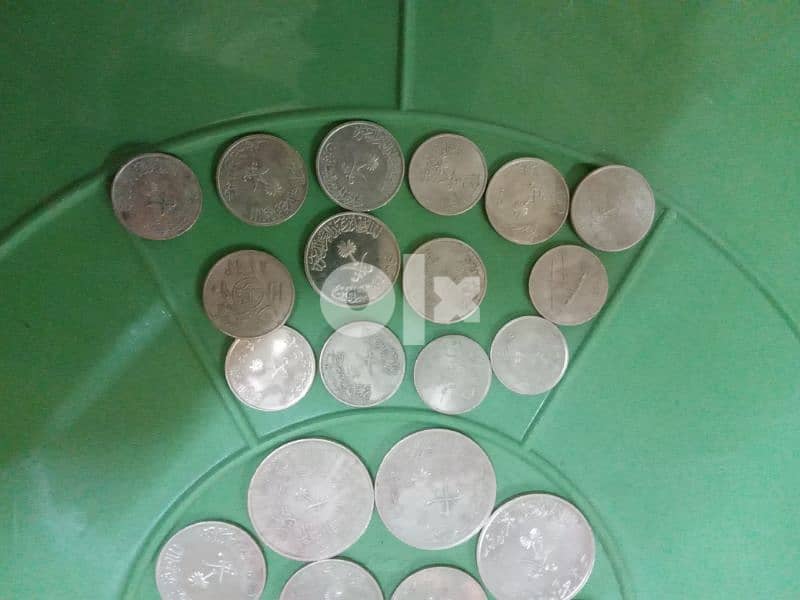 مجموعه كبيره من العملات المعدنيه القديمه لأعلى سعر مصريه وعربيه واجنبى 16
