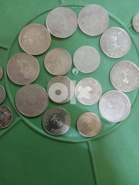 مجموعه كبيره من العملات المعدنيه القديمه لأعلى سعر مصريه وعربيه واجنبى 17