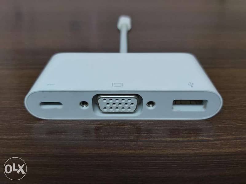 Apple USB-C VGA Multiport Adapter 3