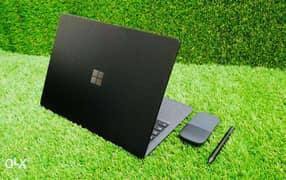 Microsoft Surface Laptop 2 BlackEdition i7-16-512 0