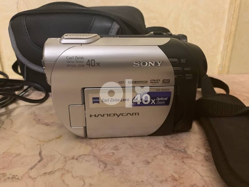 Vedio Camera: Sony DCR-DVD608 40x Optical zoom 1