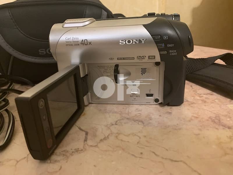 Vedio Camera: Sony DCR-DVD608 40x Optical zoom 4