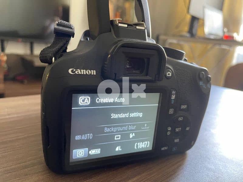 camera canon 1200D 3