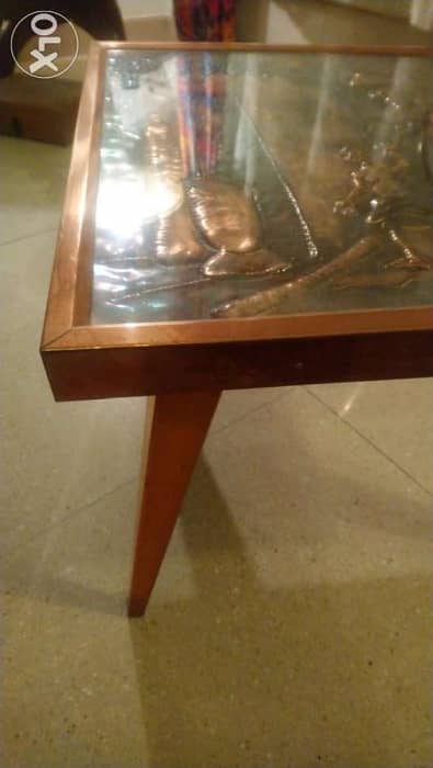 Coffee table with lovely carving and in fantastic condition antique vi 3