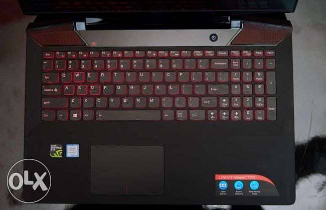 Lenovo Y700 15ISK Gaming Laptop 2