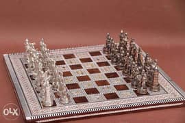 لعشاق التحف والانتيكات طقم شطرنج روماني نحاس خالص+قاعدة صدف مقاس 40سم 0