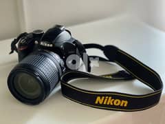 Nikon 3200 D معاها اكسسوارات 0