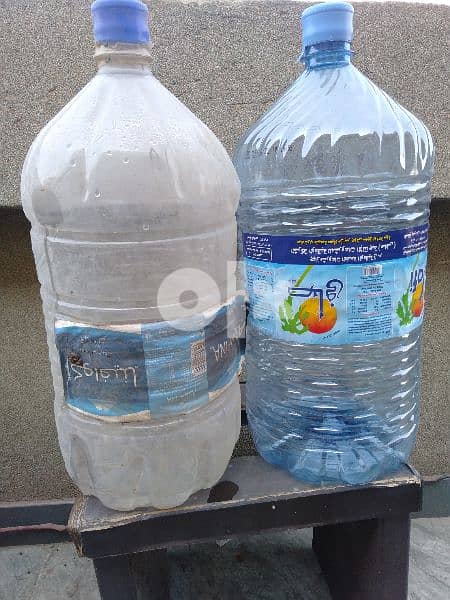 جالون مياه مستعمل سعه ١٨ لتر يصلح للتخزين 1