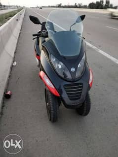 Piaggio mp3 250ie scooter 0