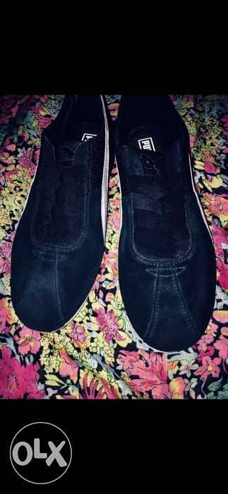 puma black suede sneakers size 37