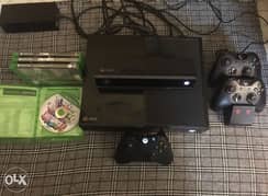 Xbox one original + 3 controllers + Kinect + charging dock + 5 games 0