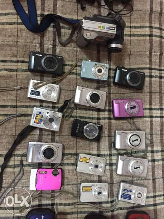 مجموعة كاميرات ديجيتال للبيع 1