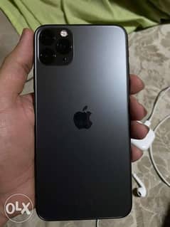 Iphone 11 pro max 64 gb like new no scratch 0