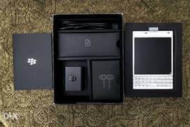 BlackBerry Passport - White (New) 0