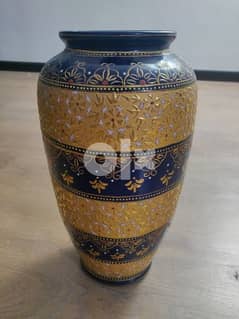 vase gold plated 0