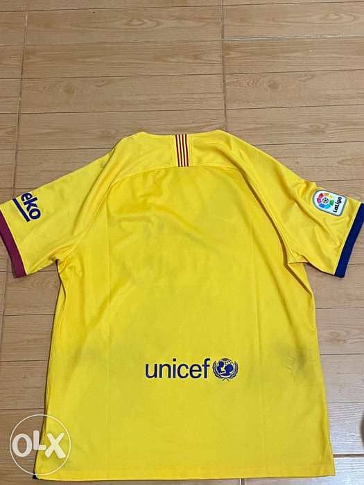 Barcelona shirt Size XL 1
