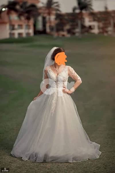 فستان زفاف من براند Wedding Shop 0