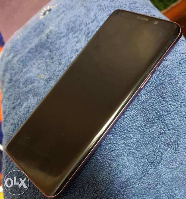 Samsung s9 للبيع بحاله جيدة ويوجد معه العلبه ومشتملاته 7