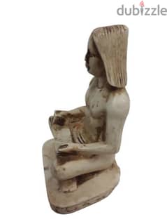 تمثال الكاتب المصري القديم فرعوني