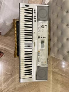 Yamaha PSR-A300 Arabic and Oriental Keyboard 0
