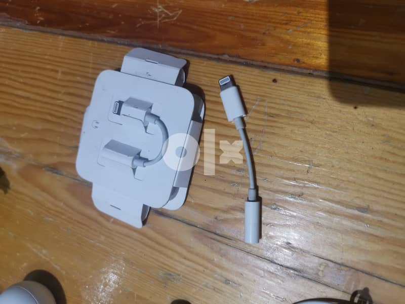 Apple converter from lightning to headphone jack 3.5mm Original 1