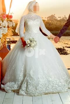 فستان زفاف سمبل