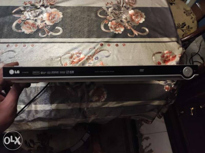 LG DVD, VCD, CD player, progressive scan in excellent condition 1