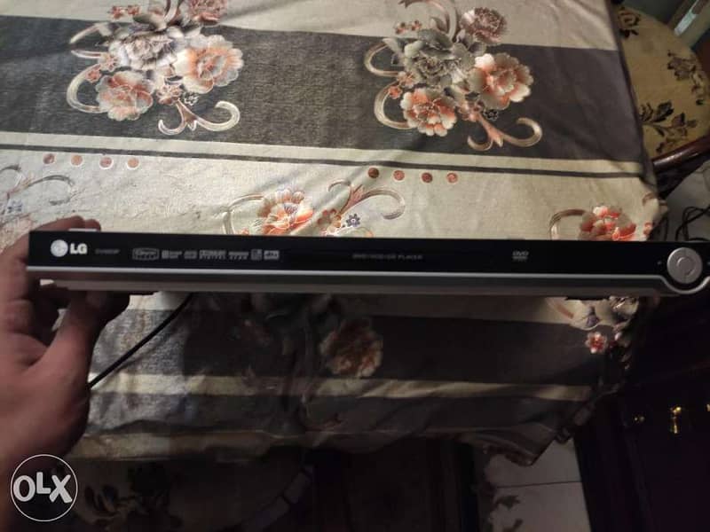 LG DVD, VCD, CD player, progressive scan in excellent condition 2