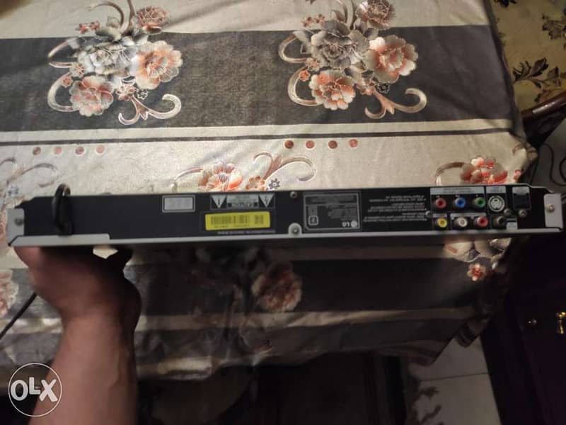 LG DVD, VCD, CD player, progressive scan in excellent condition 3