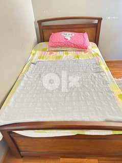 Bed for sale used for 1 year with mattress(taky brand) 0