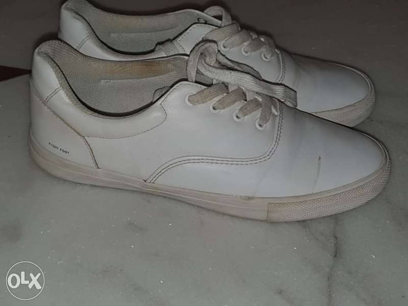 Bershka sneakers جزمة بيرشكا أصلية مقاس 40 0