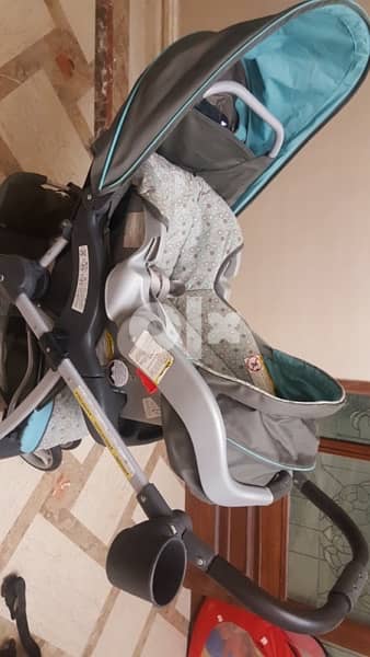 stroller in an excellent condition used for few months 2