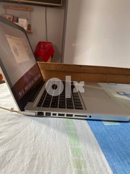 MacBook Pro 2009 good condition with original charger 2