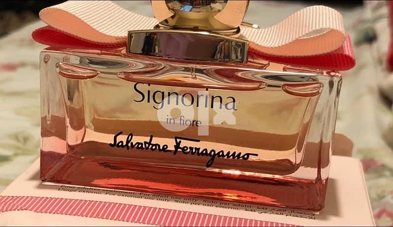 Signorina In Fiore (Salvatore Ferragamo) Perfume 1