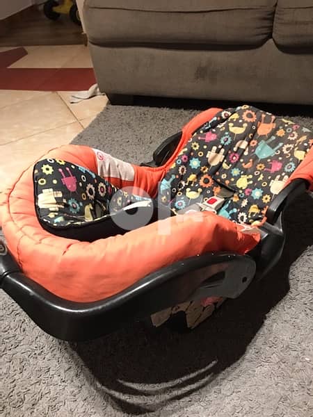 Original graco car seat كرسى سياره جراكو للاطفال حاله ممتازه 3