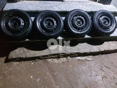 ٤جنوط حديد فقط مقاس ١٣ عربيه لانوس