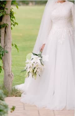 wedding dress with veil and hairpiece 0