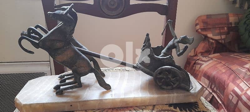 تمثال قديم  من النحاس و القاعدة من الرخام 2