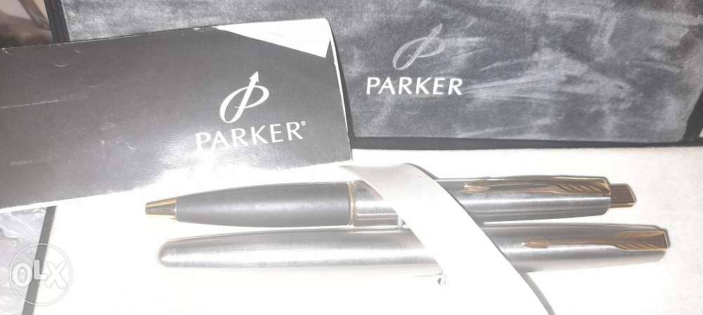 للبيع قلم parker اصلى قديمه سن دهب بعلبه وضمان مدى الحياه 2