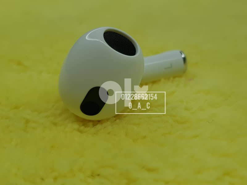 Left side ear Airpods 3 فرده واحده بس شمال للبيع فقط 3