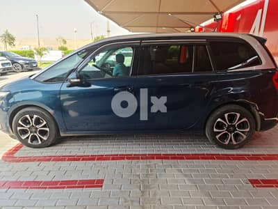 ايجار سياره للرحلات والسفر ٧راكب موديل ٢٠٢٠   ستروين c4