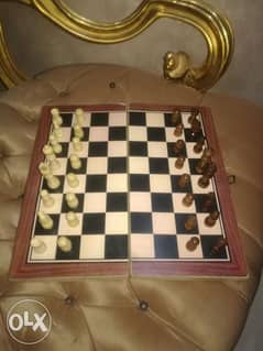 شطرنج +طاوله بحاله جيده 0