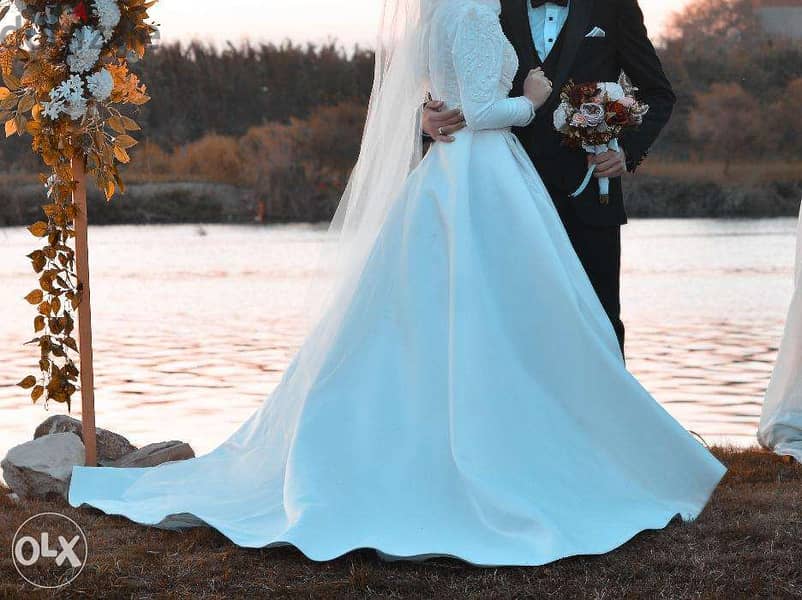 فستان زفاف بسعر الإيجار 3