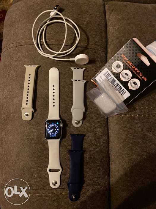 Apple Watch series 3 - 38mm case silver aluminium- sport band- white 0