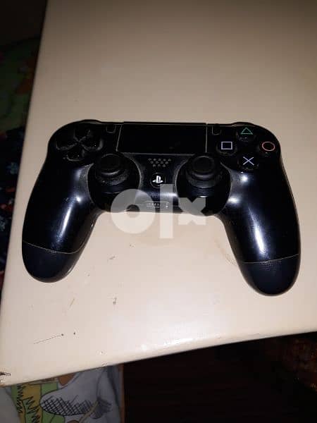 فرصه عظيمه playsration4 slim &joystick  Sony 3