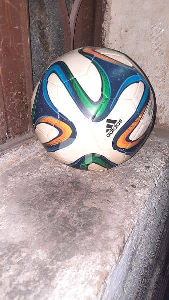 كرة اديدس أصلية  جديدة عليها الباركود  An original Adidas football 0