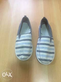 EST unisex shoe size 12 0