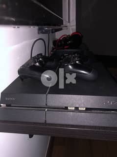 playstation 4 with two consoles 0