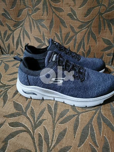 Skechers Arch Fit مقاس ٤٨. ٥ من قطر 5